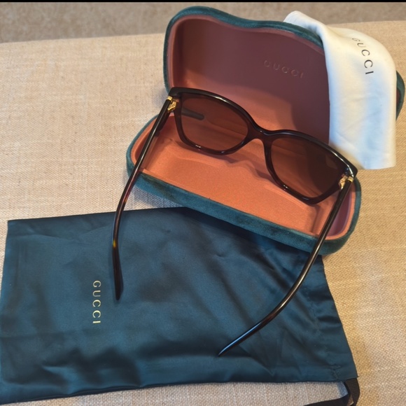 Gucci Sunglasses - Picture 3 of 4